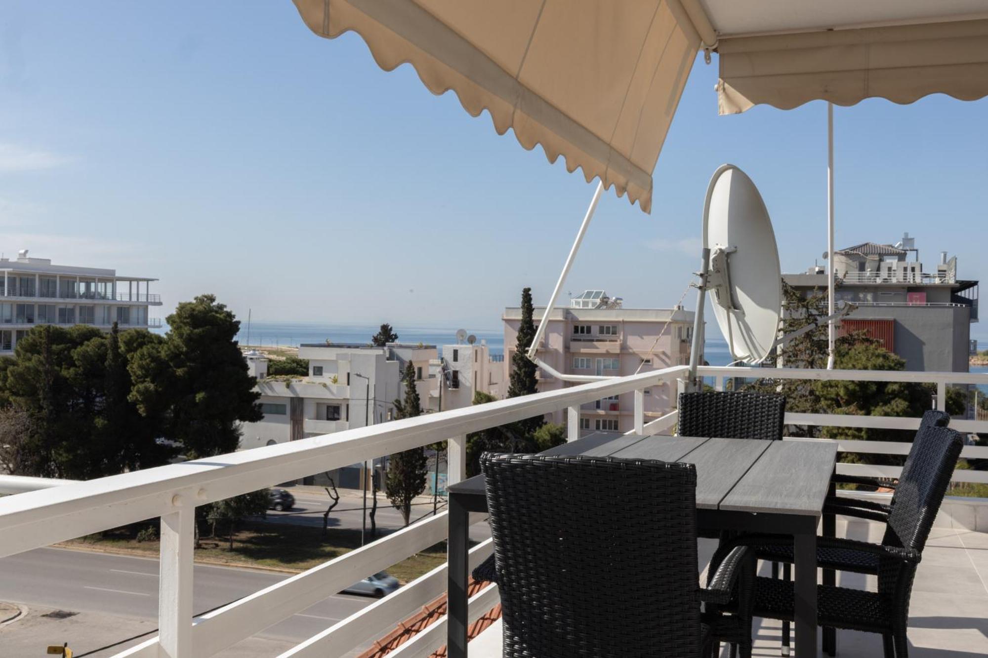Luxurious 3-Bedroom Seaside Retreat Fully Renovated In 2025 Atene Esterno foto