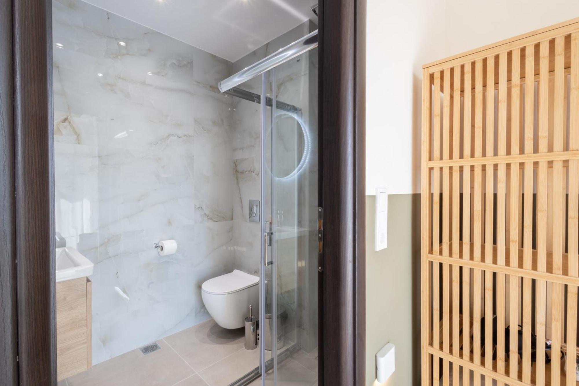Luxurious 3-Bedroom Seaside Retreat Fully Renovated In 2025 Atene Esterno foto