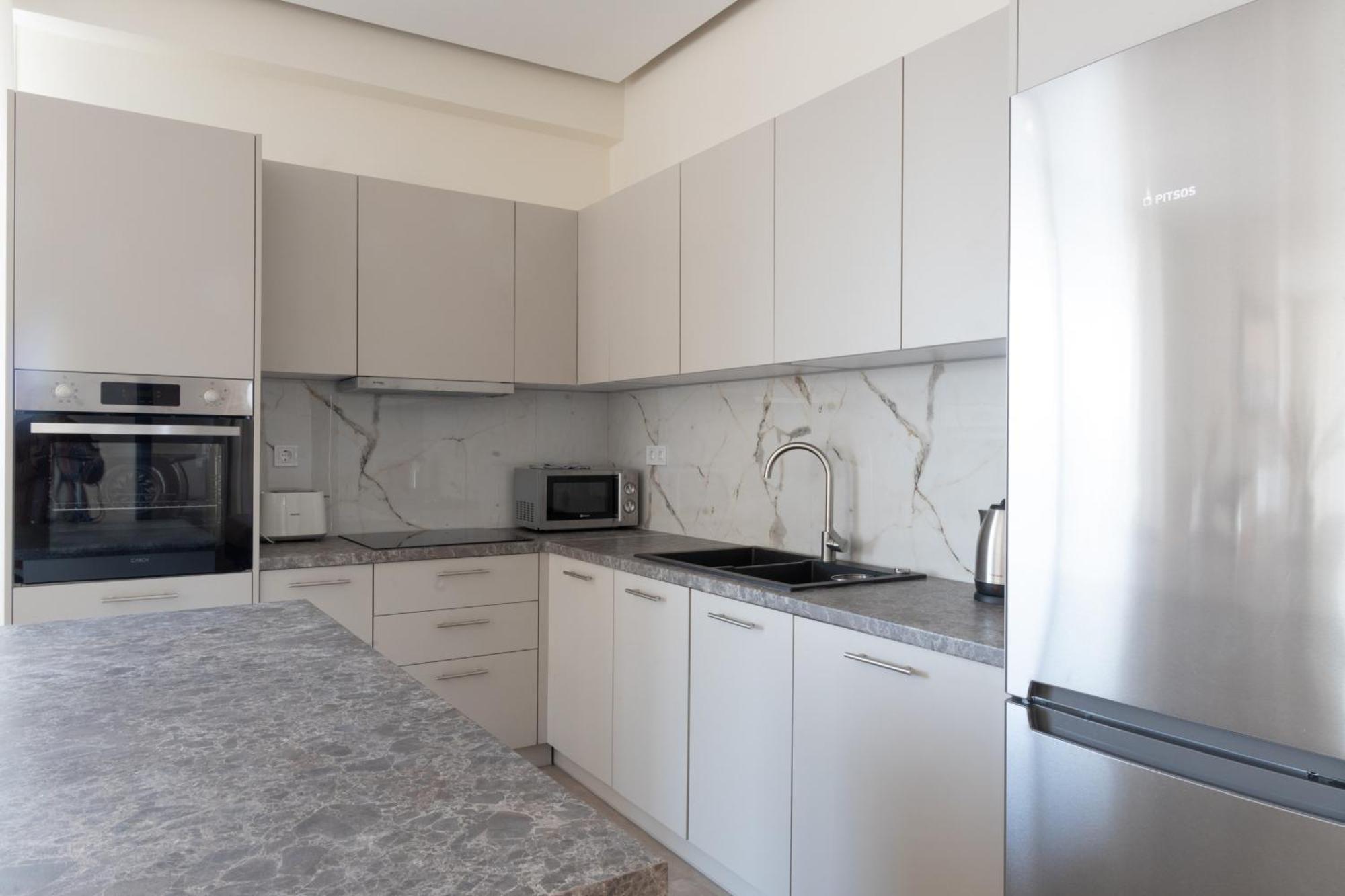Luxurious 3-Bedroom Seaside Retreat Fully Renovated In 2025 Atene Esterno foto